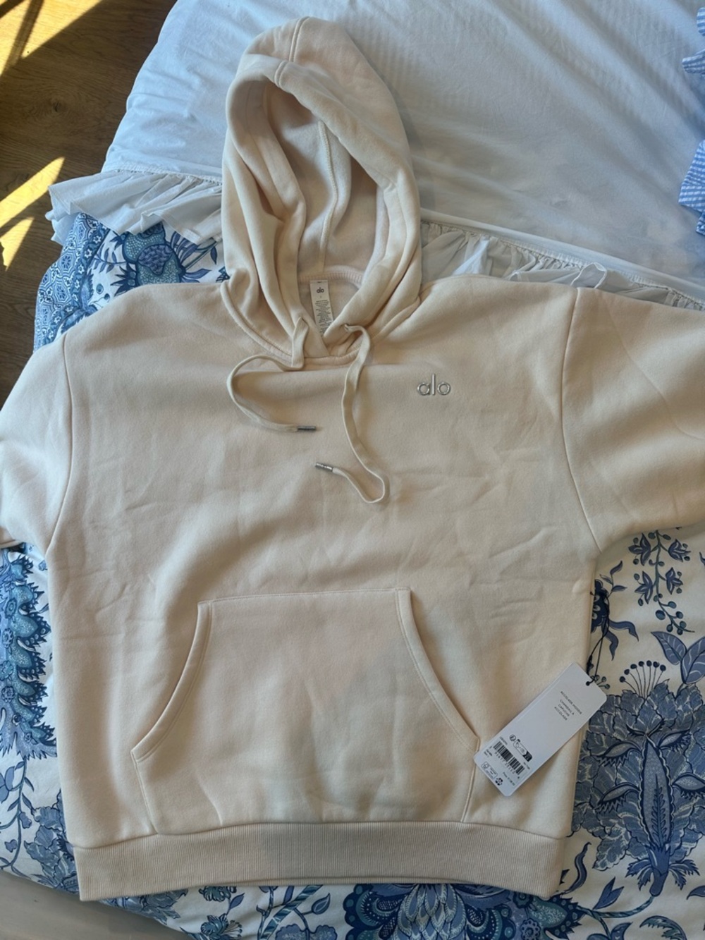 ALO Yoga Oat Milk Hoodie with Subtle Logo Tag